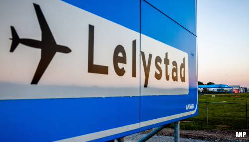'Veiligheid Lelystad Airport in gevaar door luchtverkeersleiding'