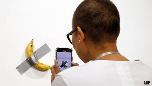 Rottende banaan verkocht voor 150.000 dollar