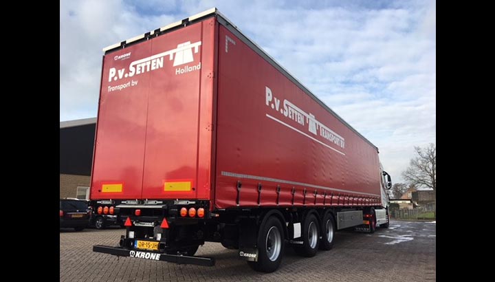 Peter van Setten Transport ontvangt multifunctionele Wezenberg Krone trailer
