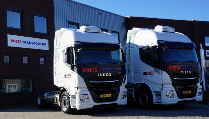 Twee IVECO Stralis LNG trucks voor Voets Transport 