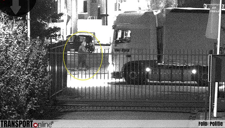 Politie op zoek naar meer informatie over van Schiphol gestolen vrachtwagen met peperdure lading laptops [+foto's]