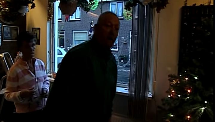 Rotterdamse boze kerstboomversierder Lau Schroeter overleden [+video]