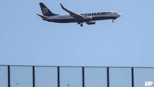 Piloten eisen miljoenen van Ryanair