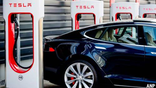 Tesla: auto opladen in 15 minuten
