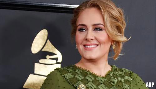 Adele na ruim zeven jaar gescheiden van Simon Konecki