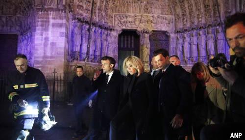 Macron: Notre-Dame binnen 5 jaar herbouwen