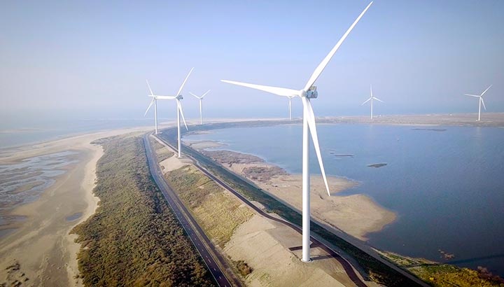 De Waalhaven Group sluit een vierjarig contract met Eneco voor elektriciteit uit HollandseWind van de Slufterdam