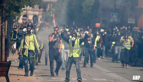 Gele hesjes slaags met politie in Toulouse