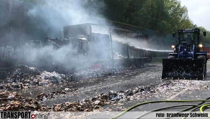 Duitse A1 afgesloten na vrachtwagenbrand [+foto's]