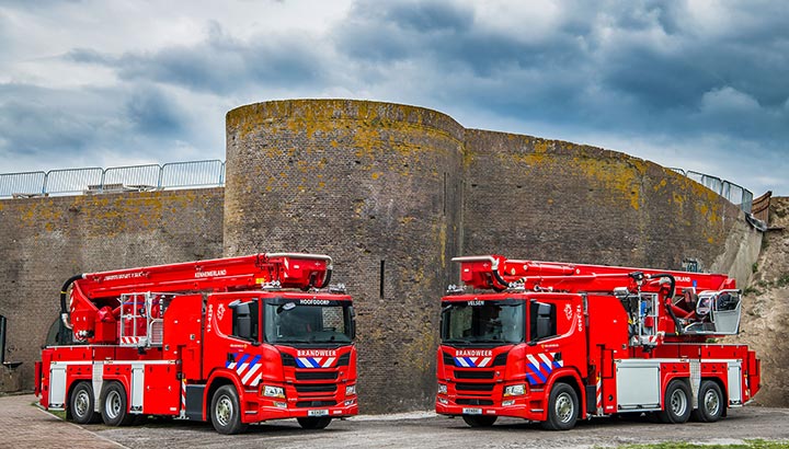 Twee Scania’s met Bronto Skylift hoogwerker voor Veiligheidsregio Kennemerland