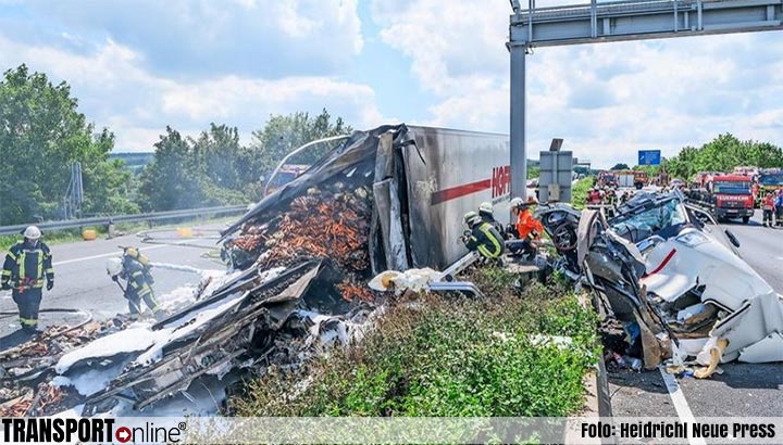 Duitse A2 afgesloten na ernstig ongeval met twee vrachtwagens [+foto's]