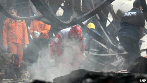 Dertig doden bij explosie in aanstekerfabriek