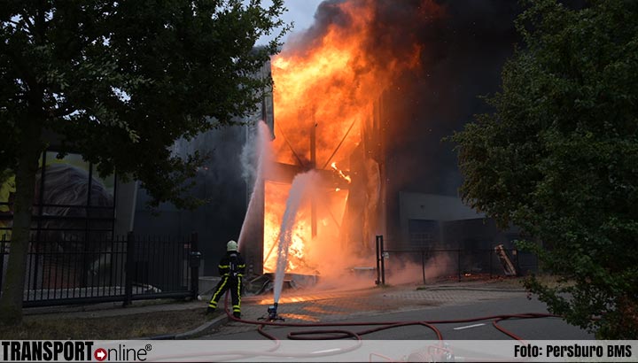 Brand bij aanmaakblokjesfabriek Fire-up in Oisterwijk [+foto]