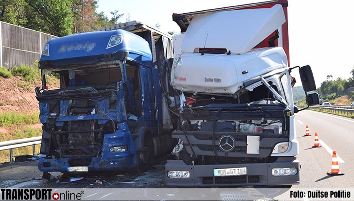 Twee chauffeurs zwaargewond na ongevallen op Duitse A6 [+foto's]