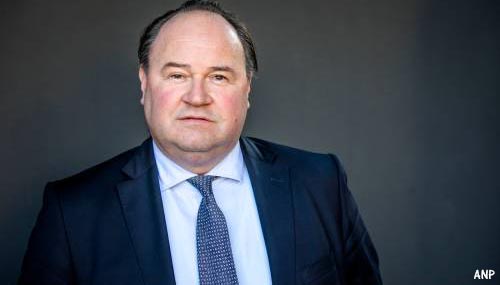 Senator Henk Otten doet aangifte tegen Thierry Baudet wegens smaad