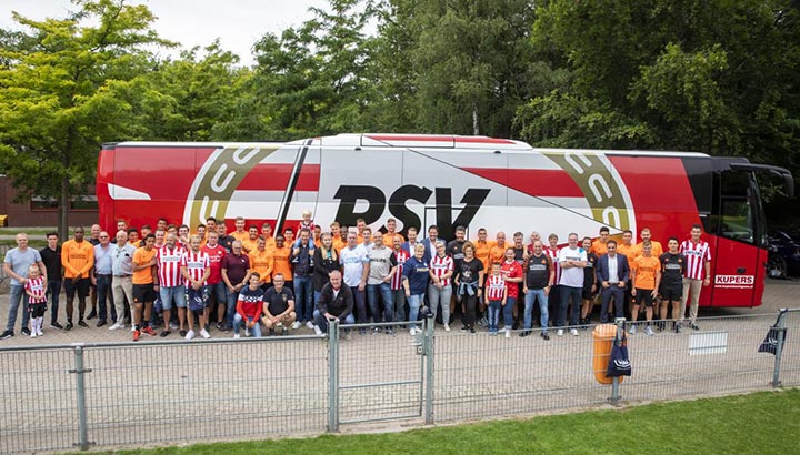 VDL Bus & Coach levert nieuwe spelersbus voor PSV Eindhoven