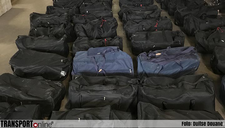 Duitse douane ontdekt 211 sporttassen met cocaïne in container bestemd voor Antwerpen [+foto's]