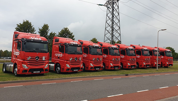 Na demo negen nieuwe spiegelloze Mercedes-trucks voor Vos Transport