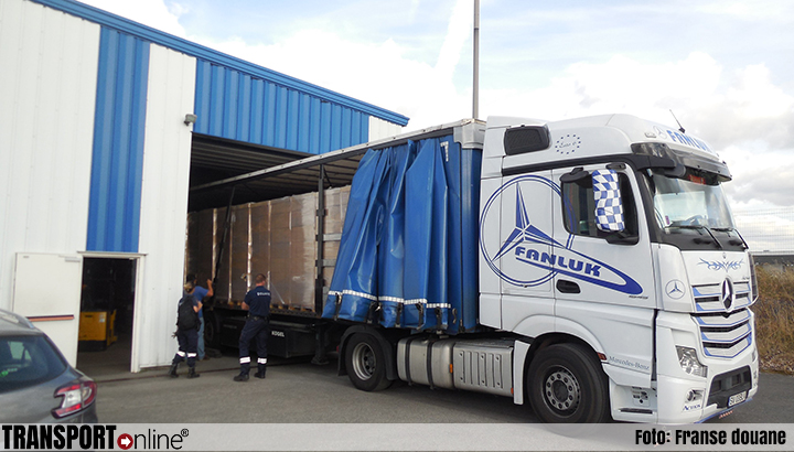 Franse douane ontdekt 8,7 ton illegale sigaretten in vrachtwagen [+foto's]