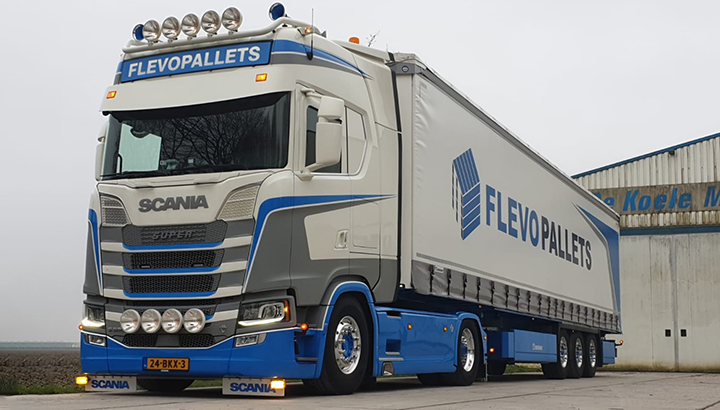 Scania S 580 en nieuwe Krone voor FlevoPallets Urk