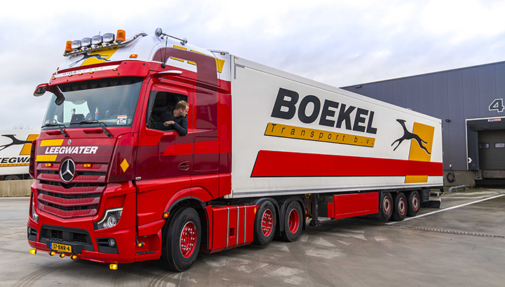 Veertien nieuwe Actros-trucks voor Boekel Leegwater Transport
