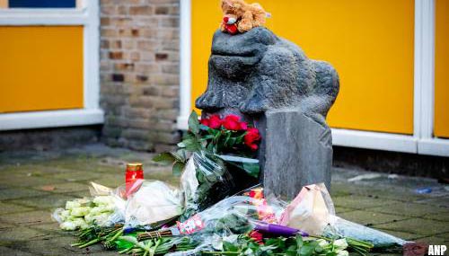 Bloemen en knuffels voor omgekomen leerling Parkschool Arnhem