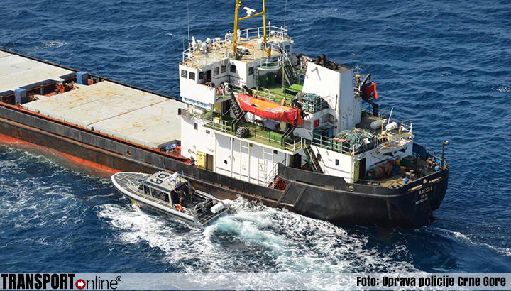 Kustwacht Aruba stopt schip de 'Aressa' met 5000 kilo drugs [+foto's]