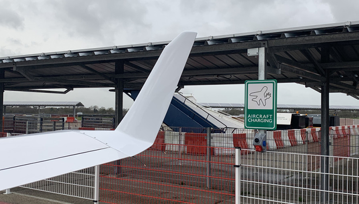 Groningen Airport Eelde eerste luchthaven met elektrische laadpaal voor vliegtuigen