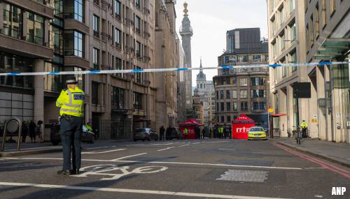 Londense politie schiet vermoedelijke terrorist dood