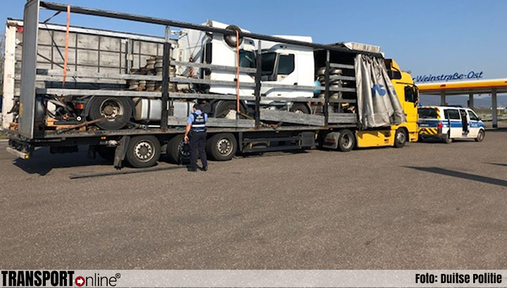 Duitse politie haalt te hoge en te brede vrachtwagen van de weg [+foto]