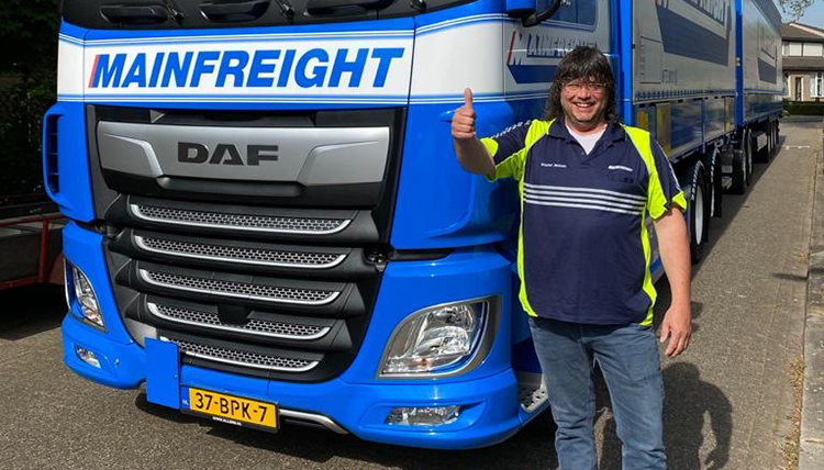 Mainfreight-chauffeur Wouter Janssen krijgt 750ste DAF 'cadeau' op verjaardag