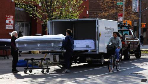 Tientallen lichamen gevonden in voertuigen New York