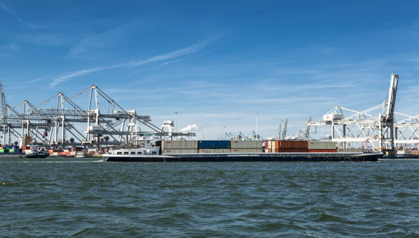 Barge Transferium Maasvlakte van start