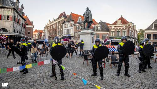 Politie onderzoekt camerabeelden van rellen in Hoorn
