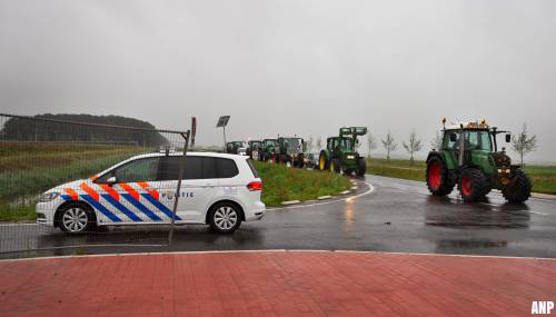 Boeren voeren actie bij Lelystad Airport