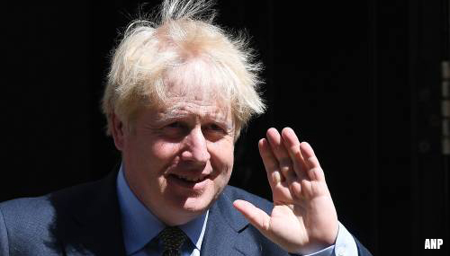 Premier Johnson roept Britten op om griepprik te halen