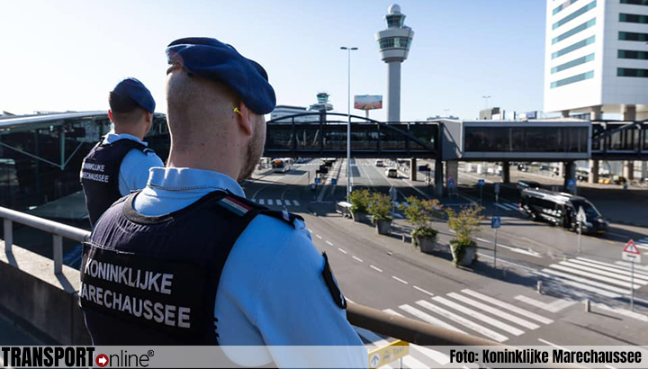 Poolse vrachtwagenchauffeur aangehouden na diefstal lading iPhones op Schiphol-Rijk