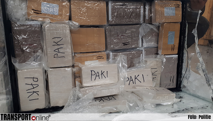 Brit (72) aangehouden na vondst 53 kilo harddrugs in verhuiswagen [+foto's]