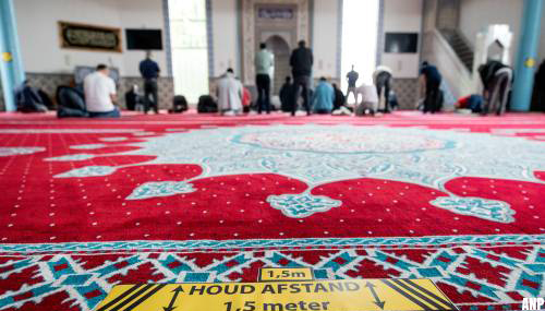 'Offerfeest in moskee alleen op 1,5 meter afstand'