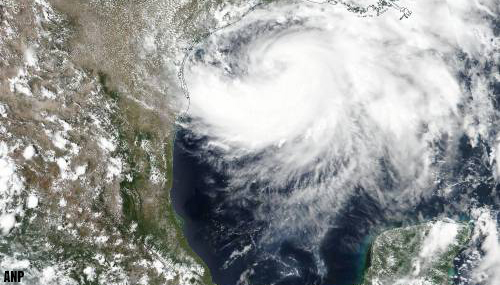 Orkaan Hanna stormt af op door corona geplaagd Texas