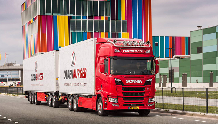 Twee nieuwe Scania LNG ecocombi's voor Oldenburger