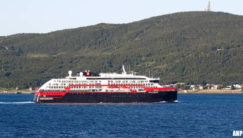 Zeker veertig coronagevallen op twee Noorse cruiseschepen