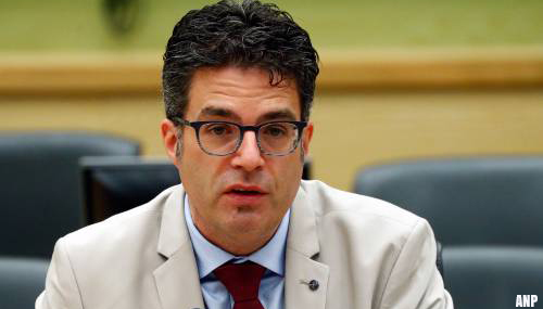 Belgische topviroloog: handenschuddende minister ongeloofwaardig