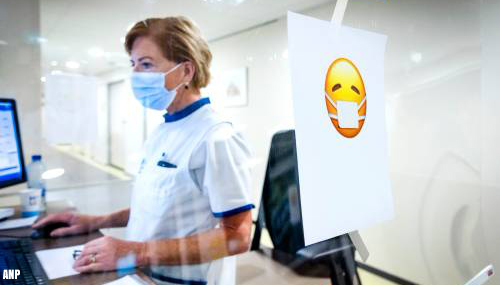 FNV: mondkapjesadvies OMT zet veiligheid zorgmedewerkers op spel