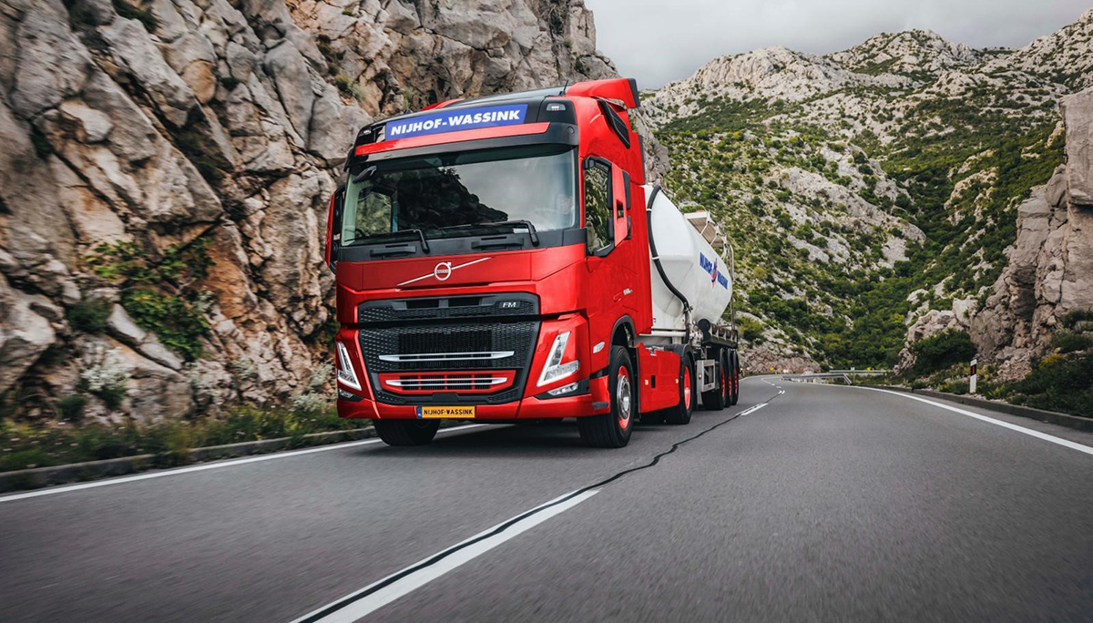 Nijhof-Wassink bestelt honderd nieuwe Volvo Trucks