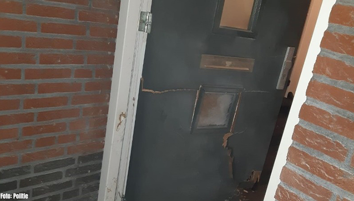 Woning van burgemeester Woensdrecht, Steven Adriaansen, beschadigd door vuurwerkbom