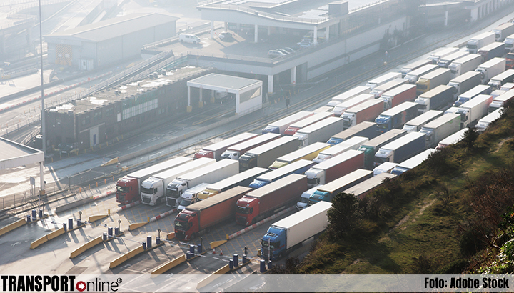 'Nog tientallen Nederlandse vrachtwagenchauffeurs in file voor Kanaaltunnel'