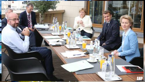 Topoverleg Merkel, Macron, Von der Leyen en Michel over mutatie