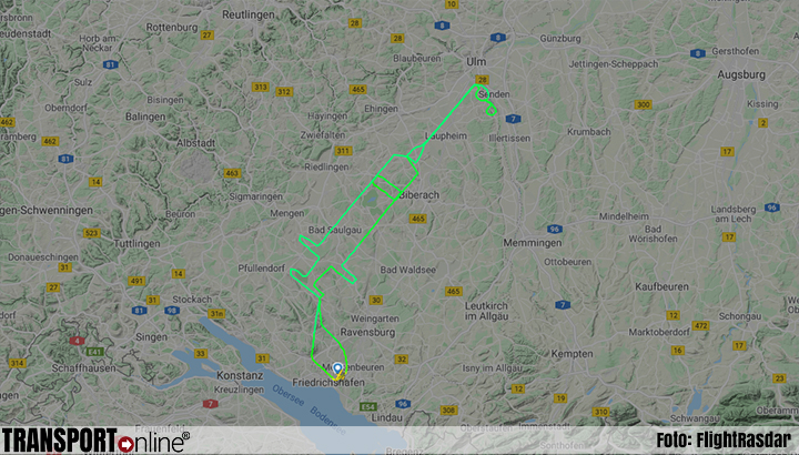 Duitse piloot 'tekent' enorme injectiespuit in de lucht