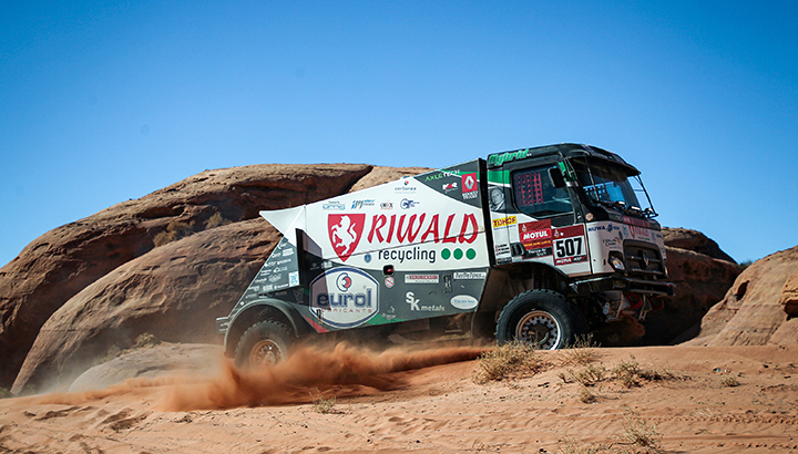 Martin Roesink valt uit door gebroken wervel, Riwald Dakar Team verder met twee crewleden